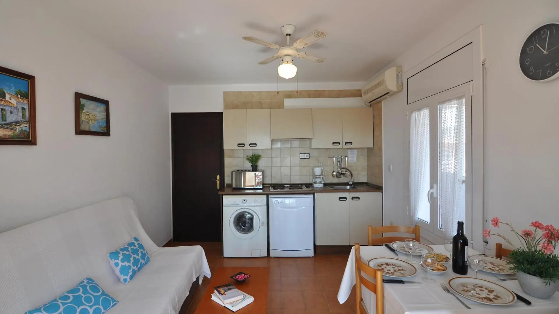 Apartament Rnet - Playa Sol - Roses Costa Brava Santa Margarita  0*, Santa Margarita (Catalonia)